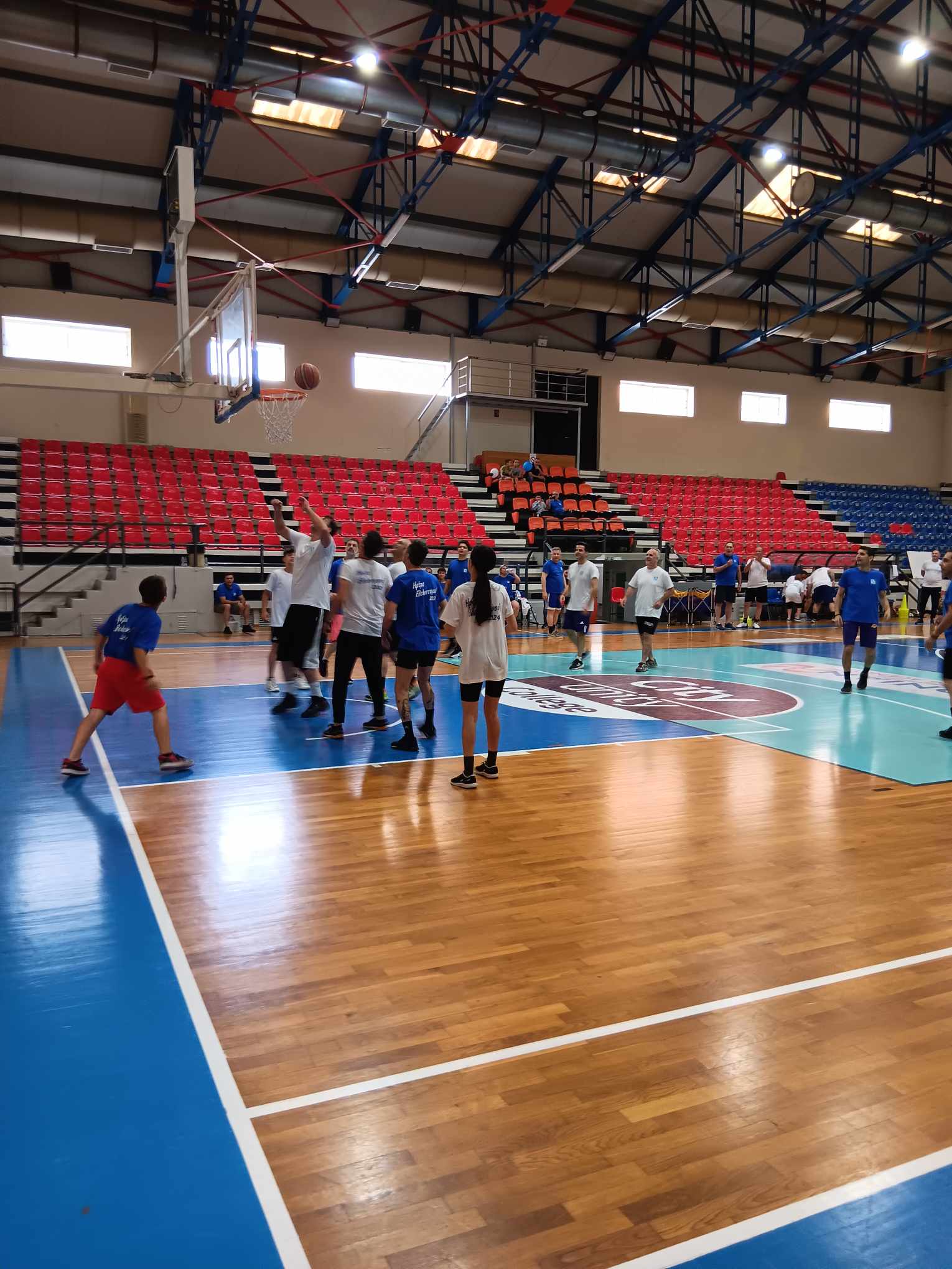 Οι εργαζόμενοι του «ΑΒ ΒΑΣΙΛΟΠΟΥΛΟΣ» άναψαν τη σπίθα του εθελοντισμού για το «Φωτεινό Αστέρι»