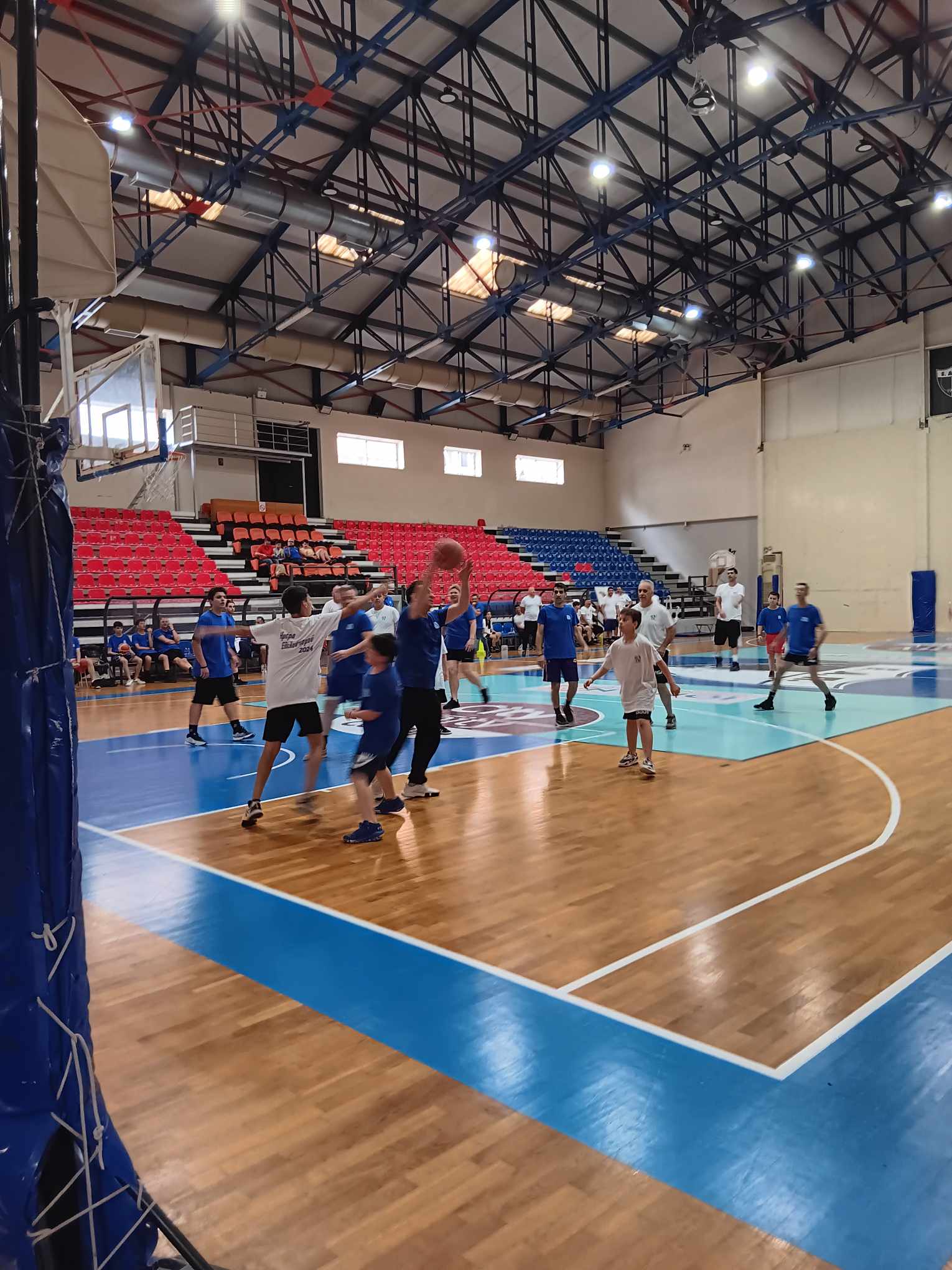 Οι εργαζόμενοι του «ΑΒ ΒΑΣΙΛΟΠΟΥΛΟΣ» άναψαν τη σπίθα του εθελοντισμού για το «Φωτεινό Αστέρι»