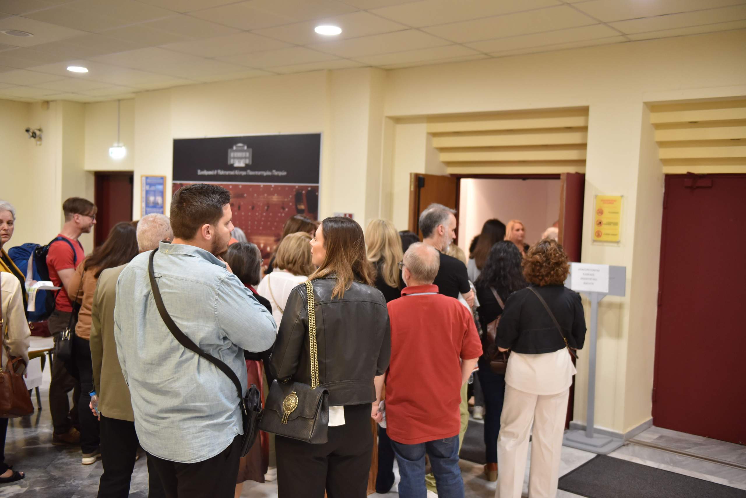 Ενθουσίασε το κοινό το αφιέρωμα στον αξέχαστο Λουκιανό Κηλαηδόνη του περιοδικού “Πατρινόραμα”