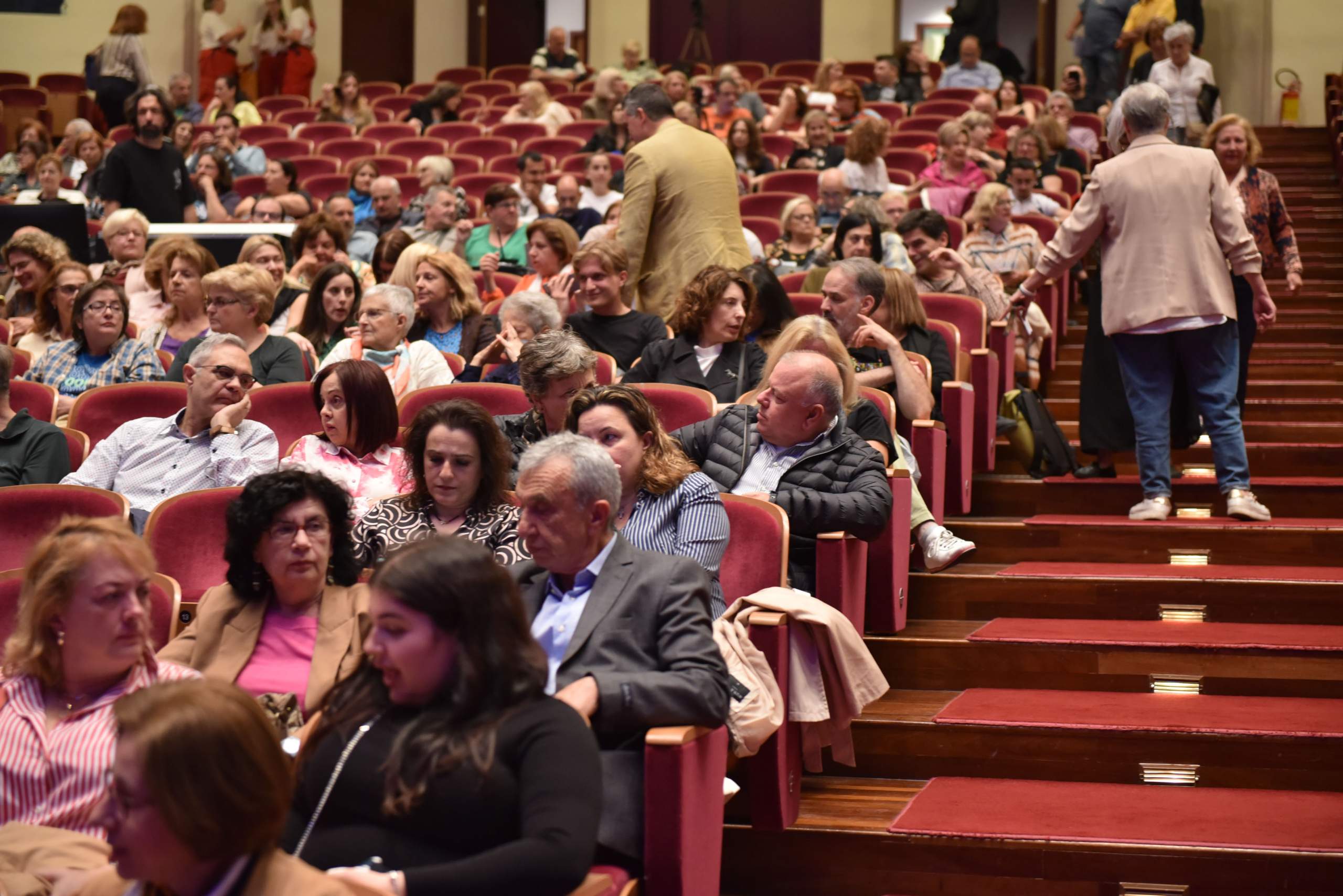 Ενθουσίασε το κοινό το αφιέρωμα στον αξέχαστο Λουκιανό Κηλαηδόνη του περιοδικού “Πατρινόραμα”