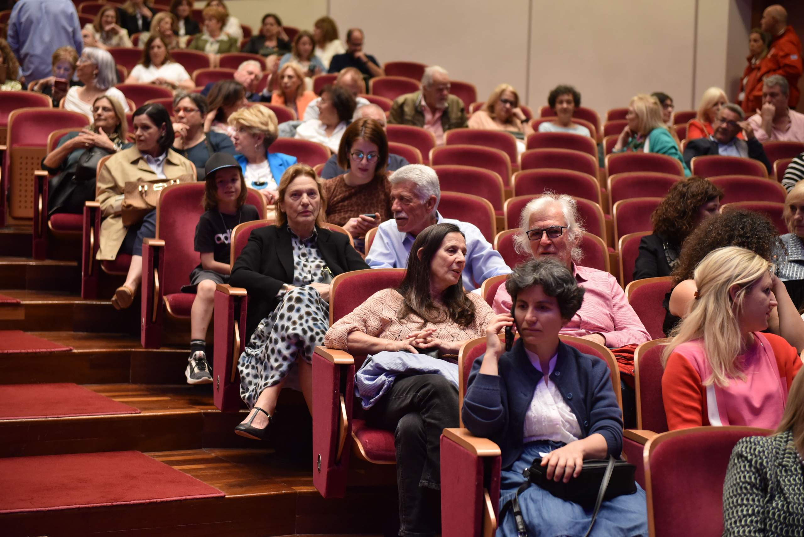 Ενθουσίασε το κοινό το αφιέρωμα στον αξέχαστο Λουκιανό Κηλαηδόνη του περιοδικού “Πατρινόραμα”