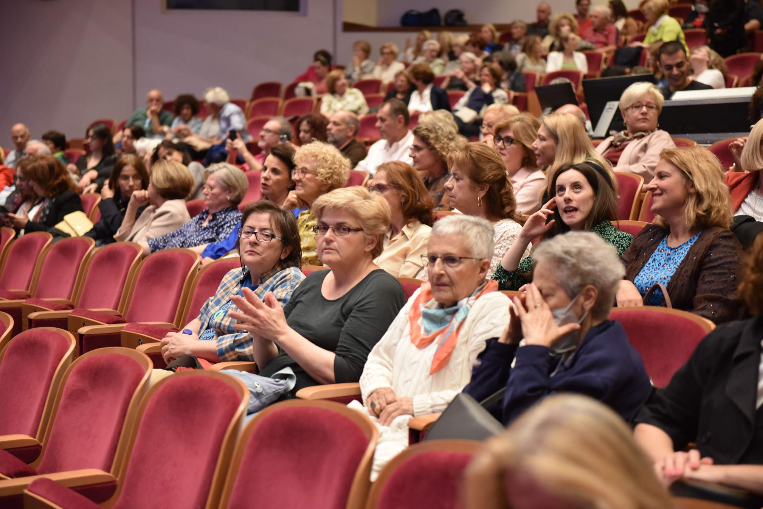 Ενθουσίασε το κοινό το αφιέρωμα στον αξέχαστο Λουκιανό Κηλαηδόνη του περιοδικού “Πατρινόραμα”