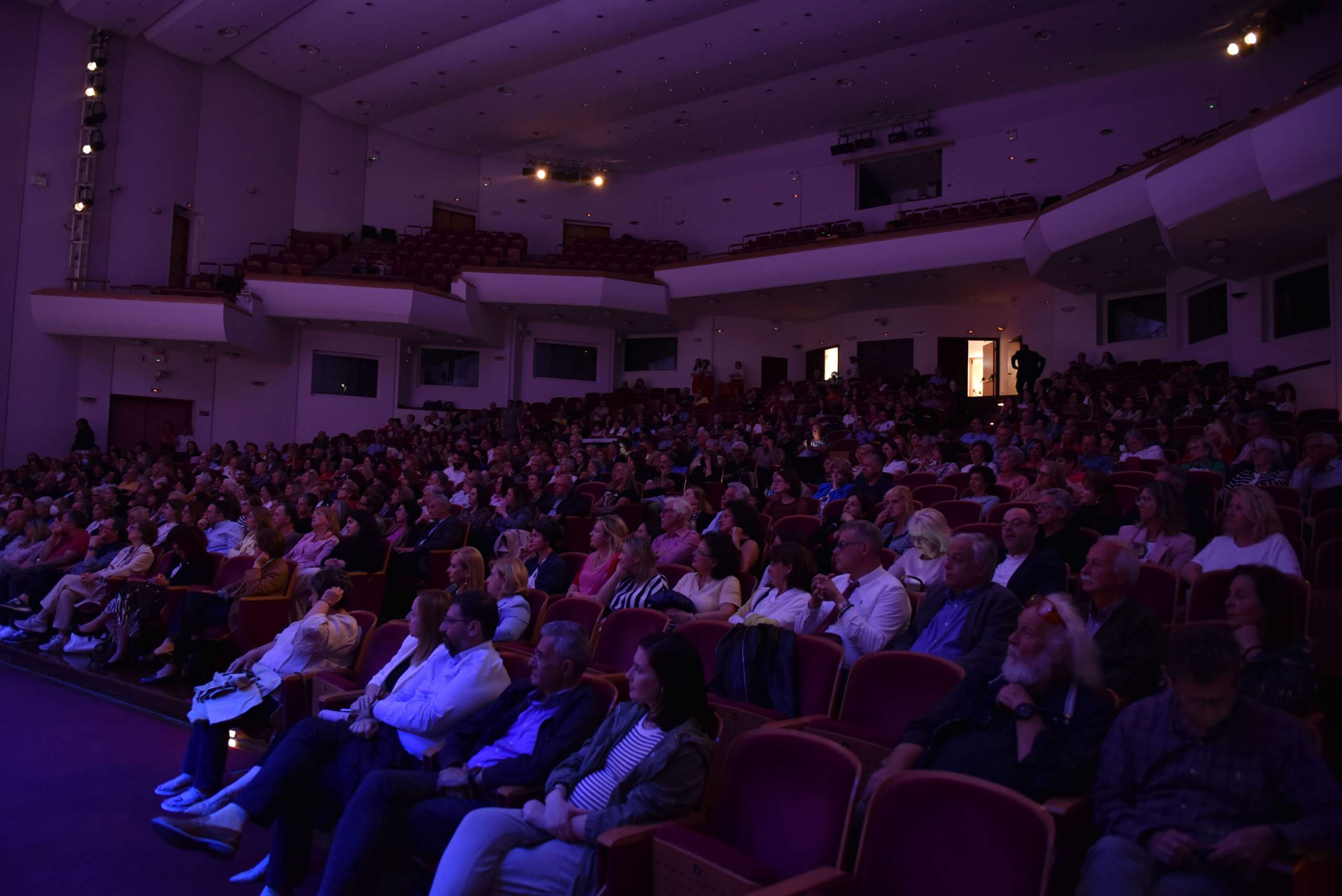 Ενθουσίασε το κοινό το αφιέρωμα στον αξέχαστο Λουκιανό Κηλαηδόνη του περιοδικού “Πατρινόραμα”