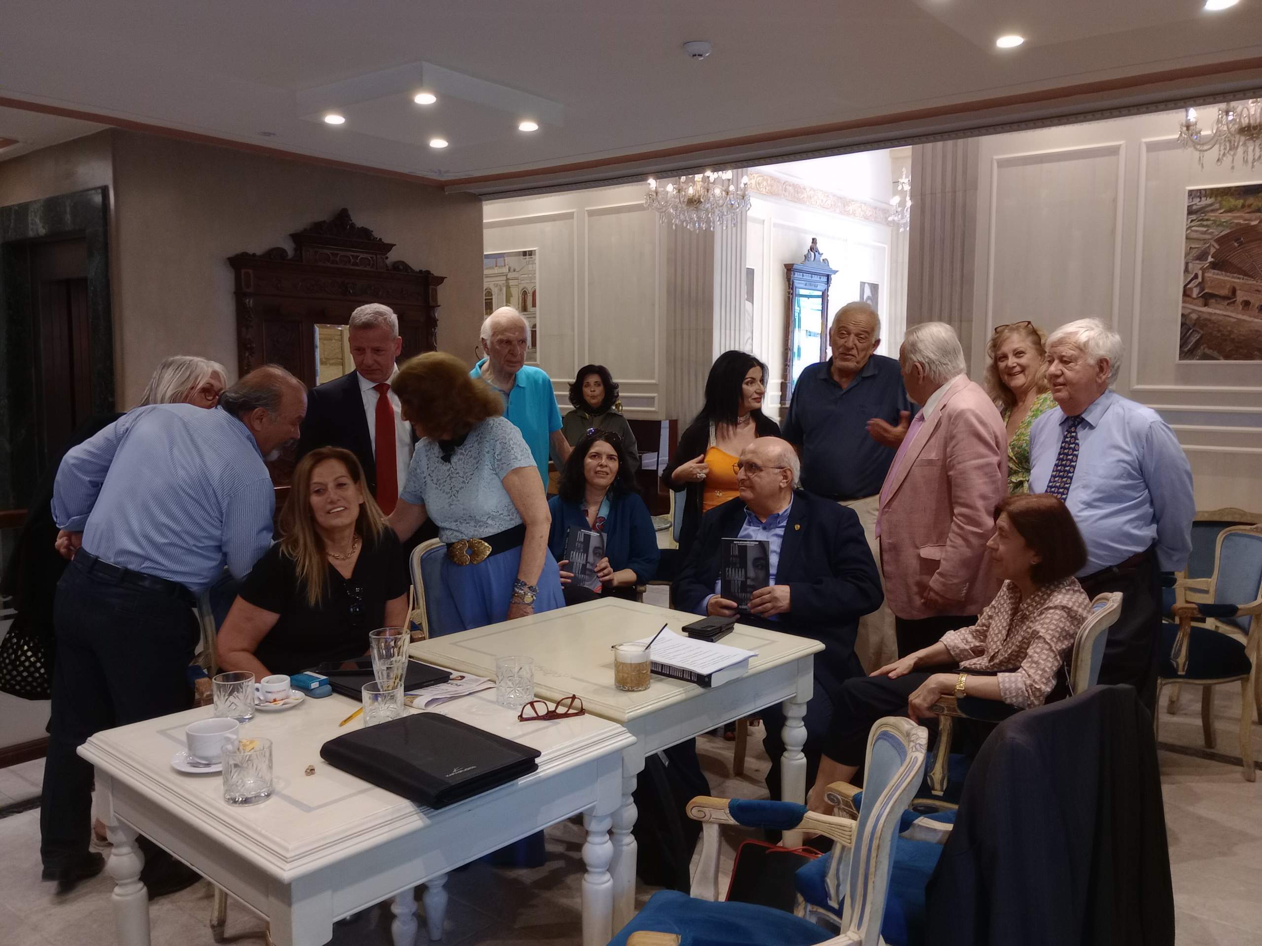 Με μεγάλη επιτυχία πραγματοποιήθηκε η παρουσίαση του βιβλίου της Μαρίας Νεγρεπόντη – Δελιβάνη «Για Ελλάδα που Ματώνει» από το περιοδικό «πατρινόραμα»