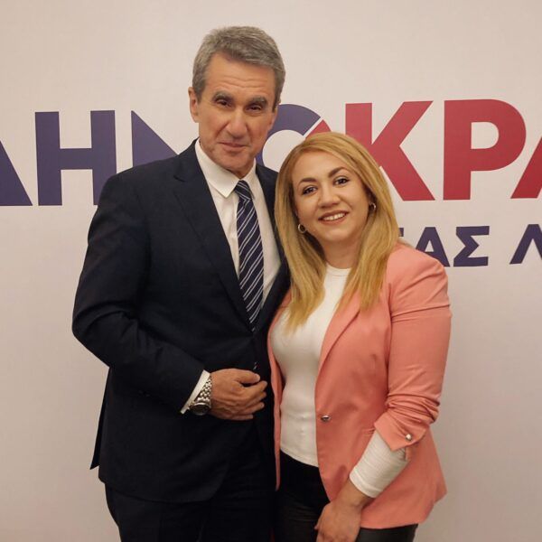 H ΙΩΑΝΝΑ ΣΠΑΝΟΜΑΡΚΟΥ – Υποψήφια Ευρωβουλευτής  με τους «ΔΗΜΟΚΡΑΤΕΣ» του Ανδρέα Λοβέρδου μιλάει στον Φιλιππο Καρακωστα