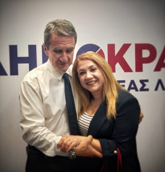 H ΙΩΑΝΝΑ ΣΠΑΝΟΜΑΡΚΟΥ – Υποψήφια Ευρωβουλευτής  με τους «ΔΗΜΟΚΡΑΤΕΣ» του Ανδρέα Λοβέρδου μιλάει στον Φιλιππο Καρακωστα