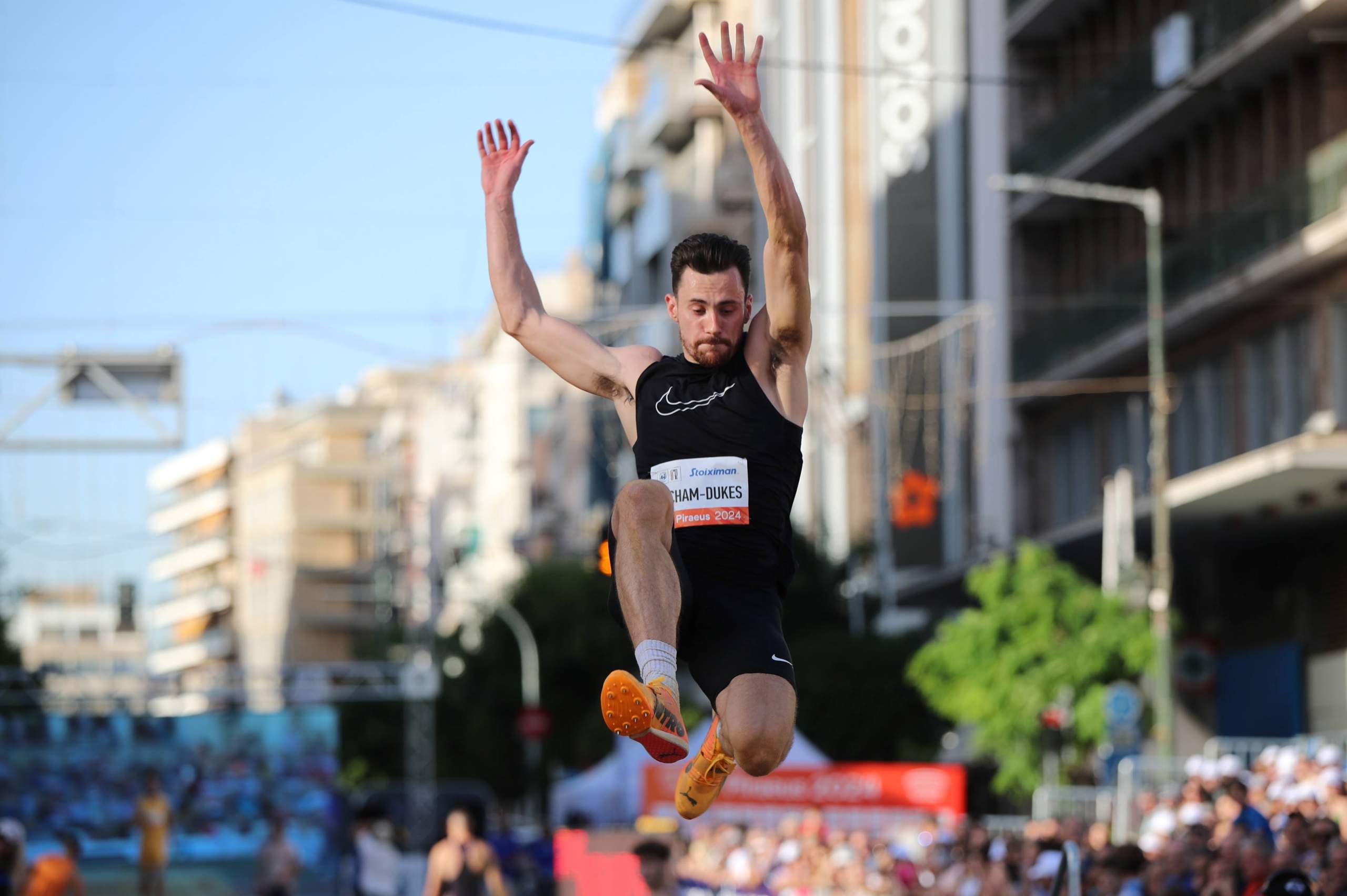 Το Piraeus Street Long Jump έφερε ξανά τον στίβο εκτός σταδίου