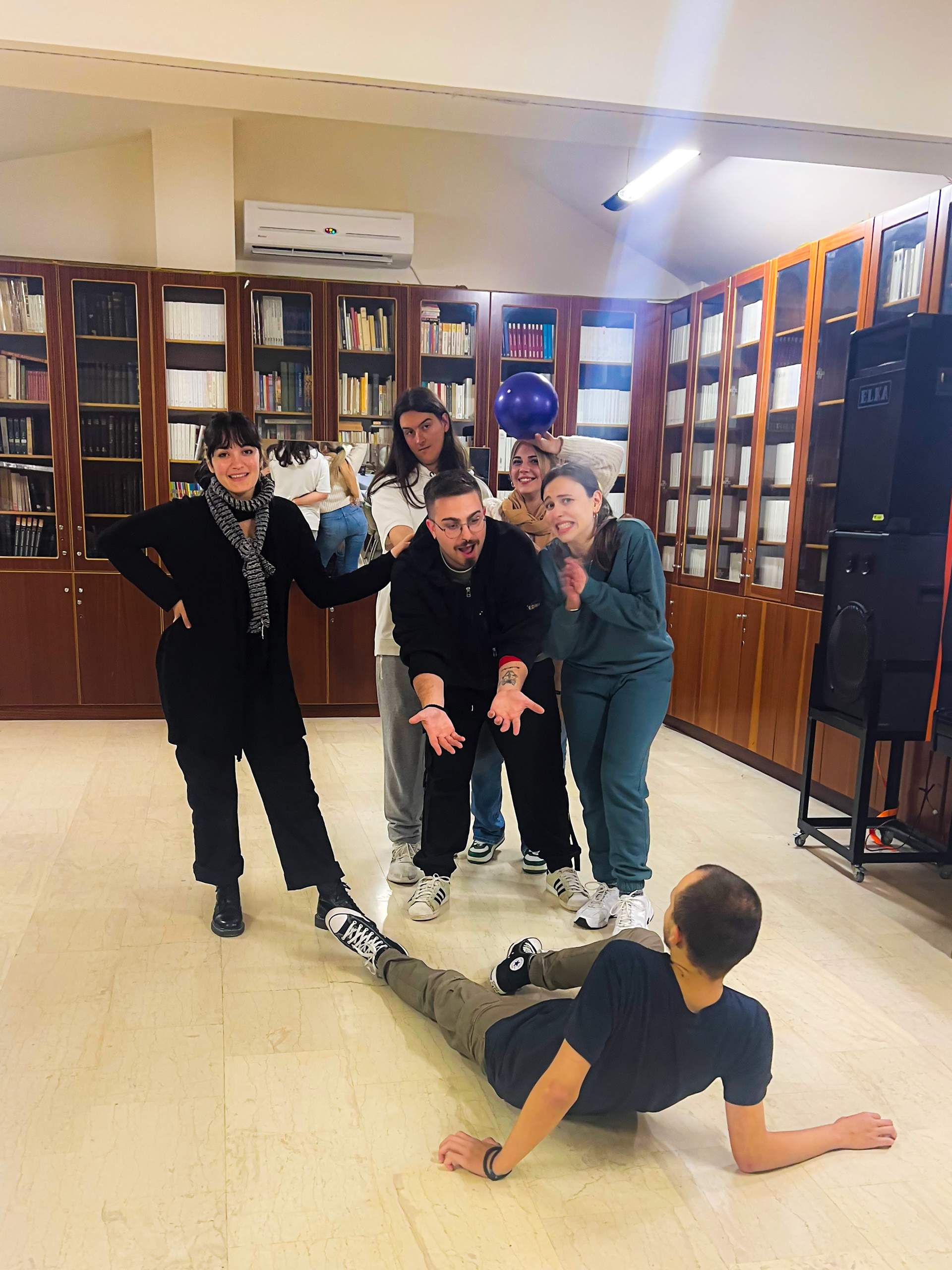 H Θεατρική Ομάδα  του Πολιτιστικού Συλλόγου Αραχωβιτίκων ανεβάζει την παράσταση “Ποιος Ζει Ποιος Πεθαίνει(ς)”