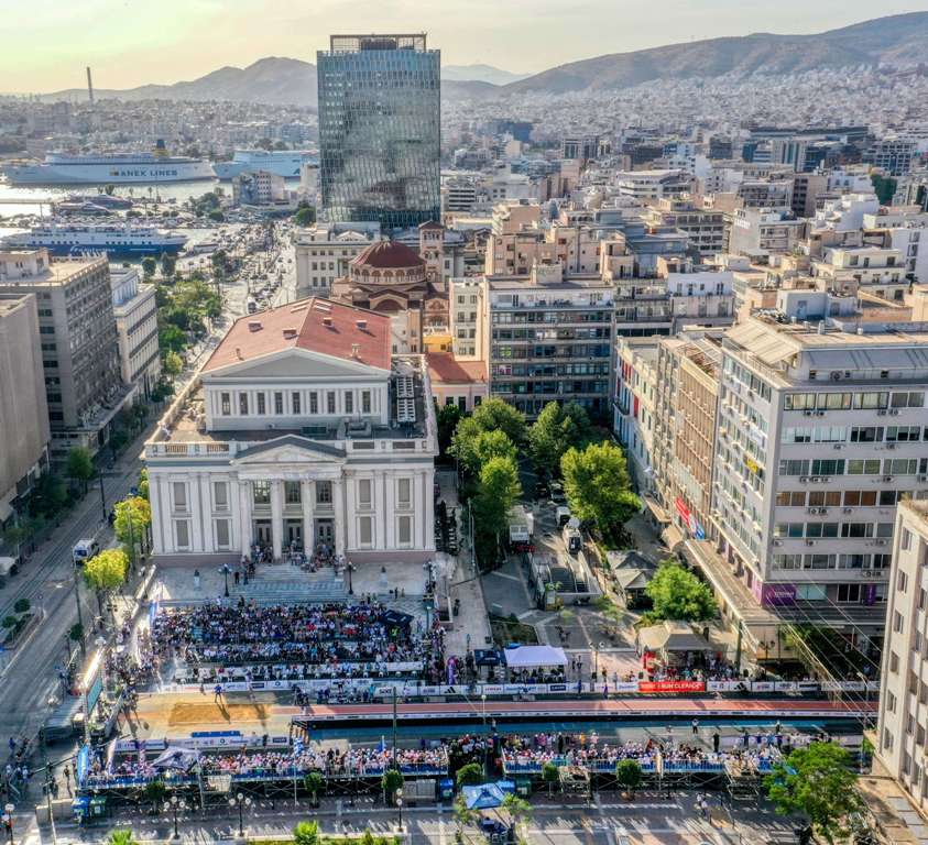 Το Piraeus Street Long Jump έφερε ξανά τον στίβο εκτός σταδίου