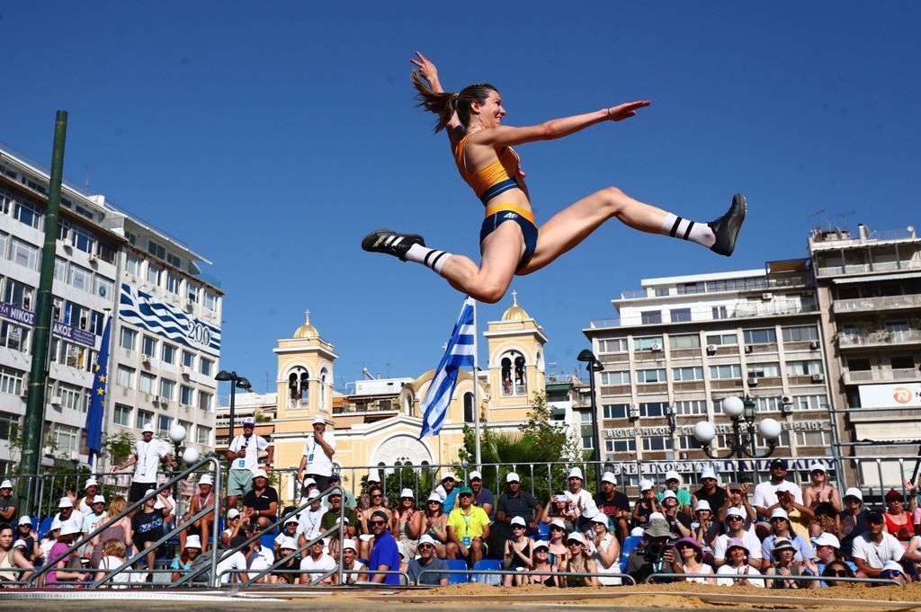 Το Piraeus Street Long Jump έφερε ξανά τον στίβο εκτός σταδίου