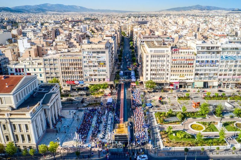 Το Piraeus Street Long Jump έφερε ξανά τον στίβο εκτός σταδίου
