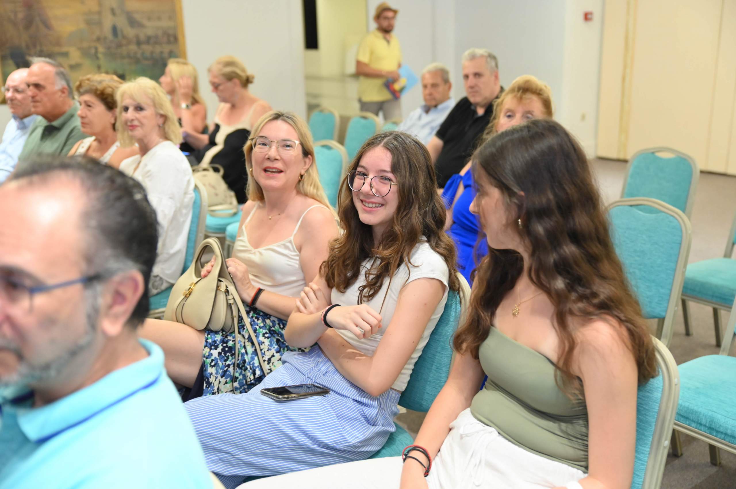 Πλήθος κόσμου απόλαυσε τις μυρωδιές και τις γεύσεις «Από την Ανατολή στη Δύση».
