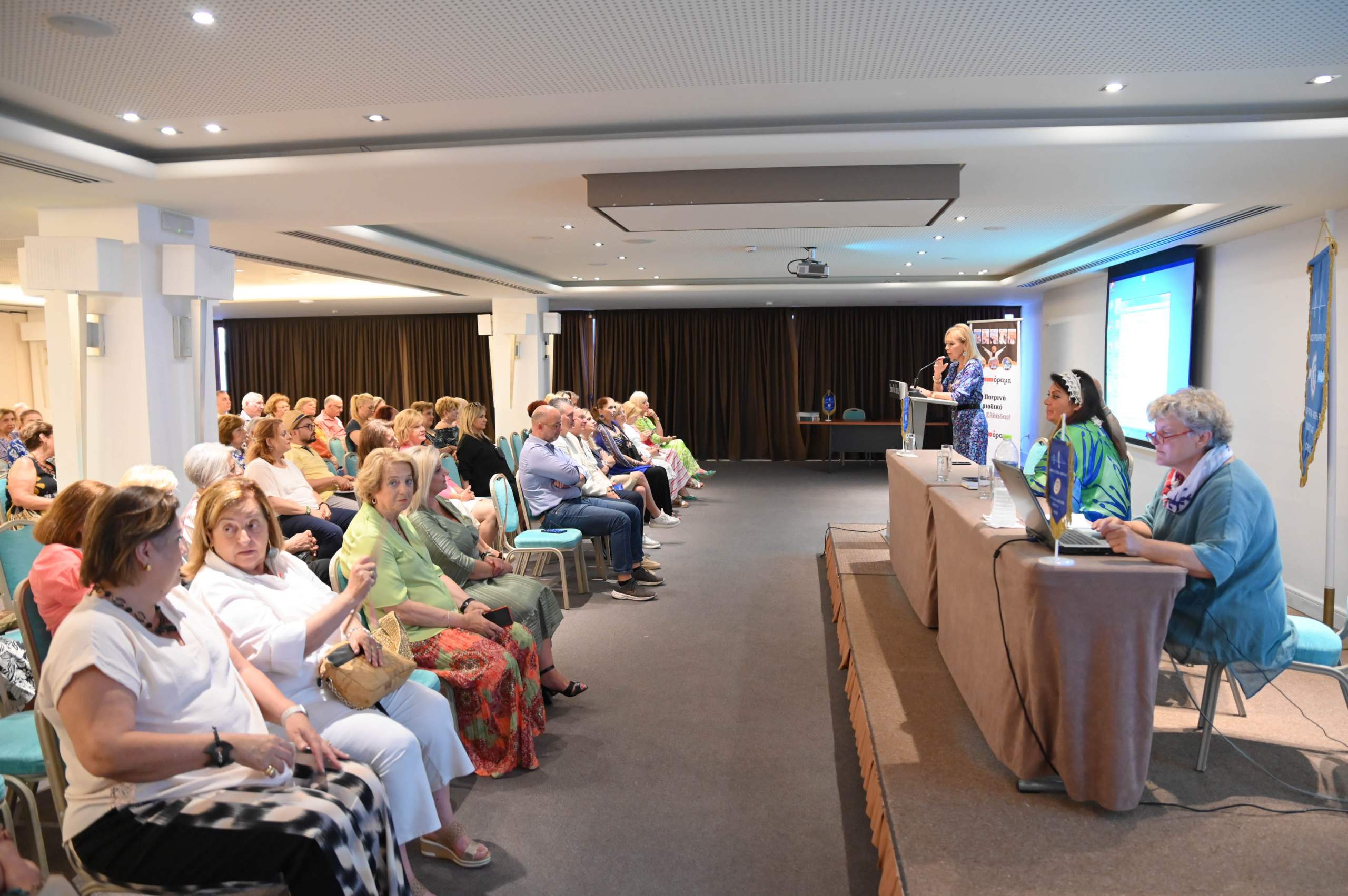 Πλήθος κόσμου απόλαυσε τις μυρωδιές και τις γεύσεις «Από την Ανατολή στη Δύση».
