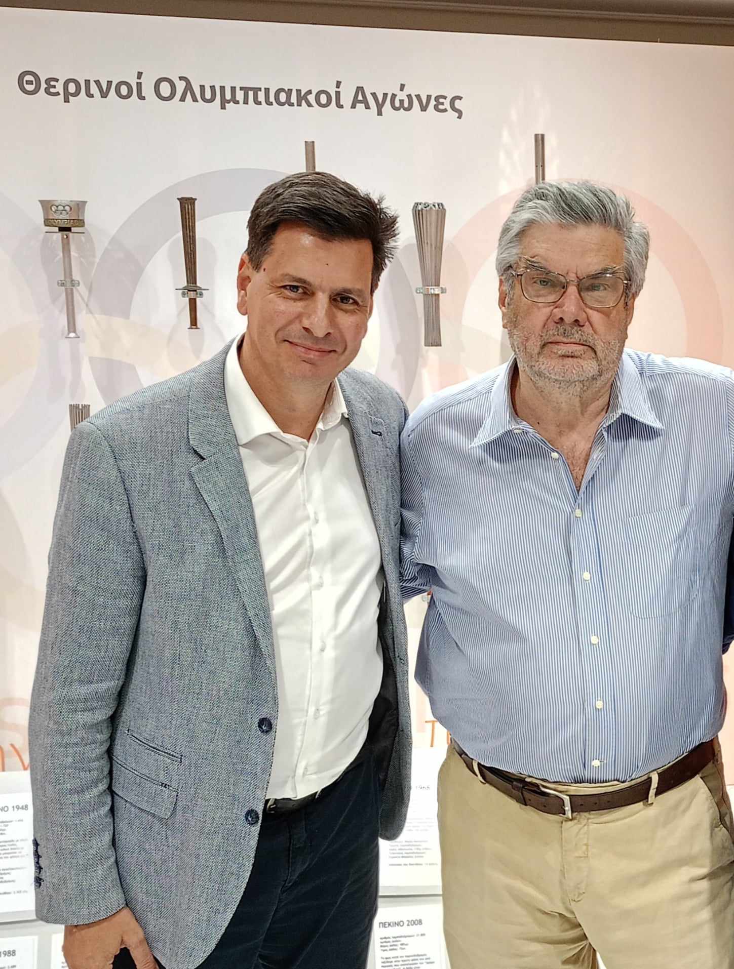 Ο Πέτρος Συναδινός στην Έκθεση Ολυμπιακής Λαμπαδηδρομίας του σπιράλ – Ο Αρχηγός της Ελληνικής Αποστολής στο Παρίσι δήλωσε εντυπωσιασμένος