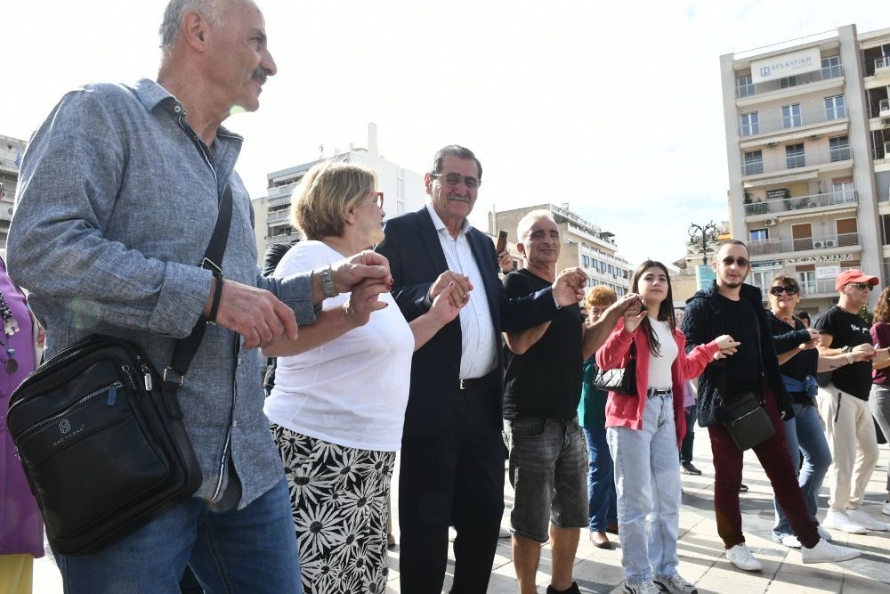 Ποντιακό γλέντι στήθηκε στην πλατεία Γεωργίου
