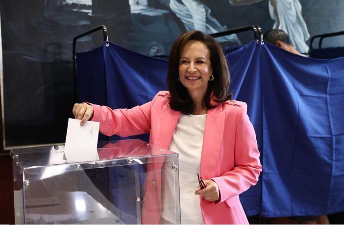 Εκλογές ΠΑΣΟΚ: Ψήφισαν πάνω από 100.000 έως τις 12 το μεσημέρι, εκτιμήσεις για μεγάλη συμμετοχή σε όλη την χώρα