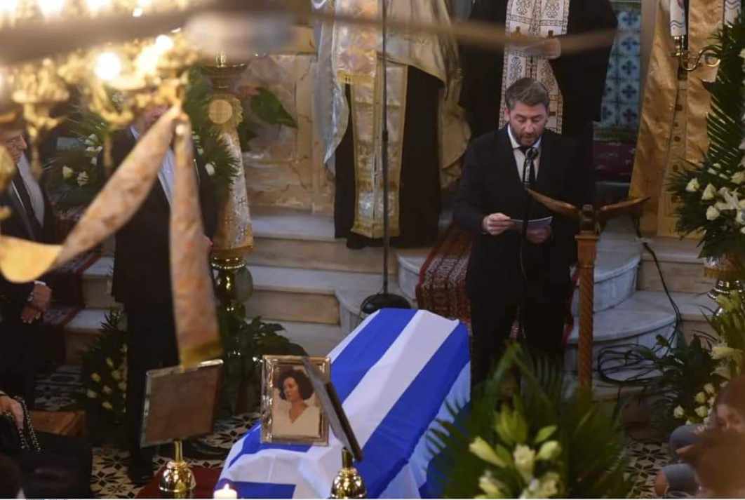 To τελευταίο αντίο στην πρώην υπουργό του ΠΑΣΟΚ, Βάσω Παπανδρέου