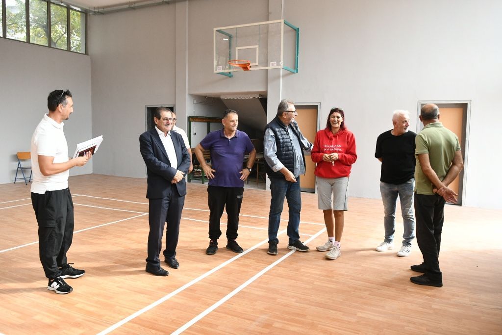 Ο Δήμαρχος Πατρέων Κώστας Πελετίδης επισκέφτηκε τα νέα, κλειστά, σχολικά προπονητήρια