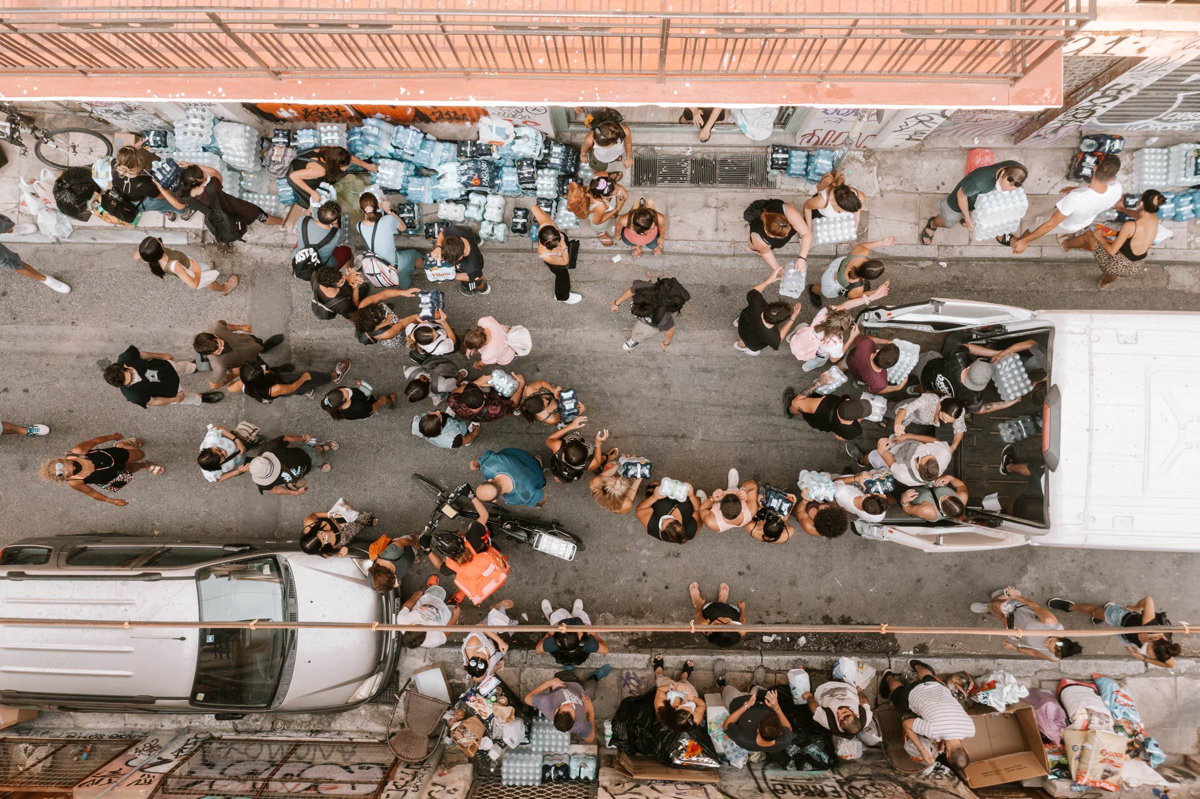 Humanity Greece – Φωταγώγηση σε όλη την Ελλάδα για τη Διεθνή Ημέρα Εθελοντισμού στις 5 Δεκεμβρίου