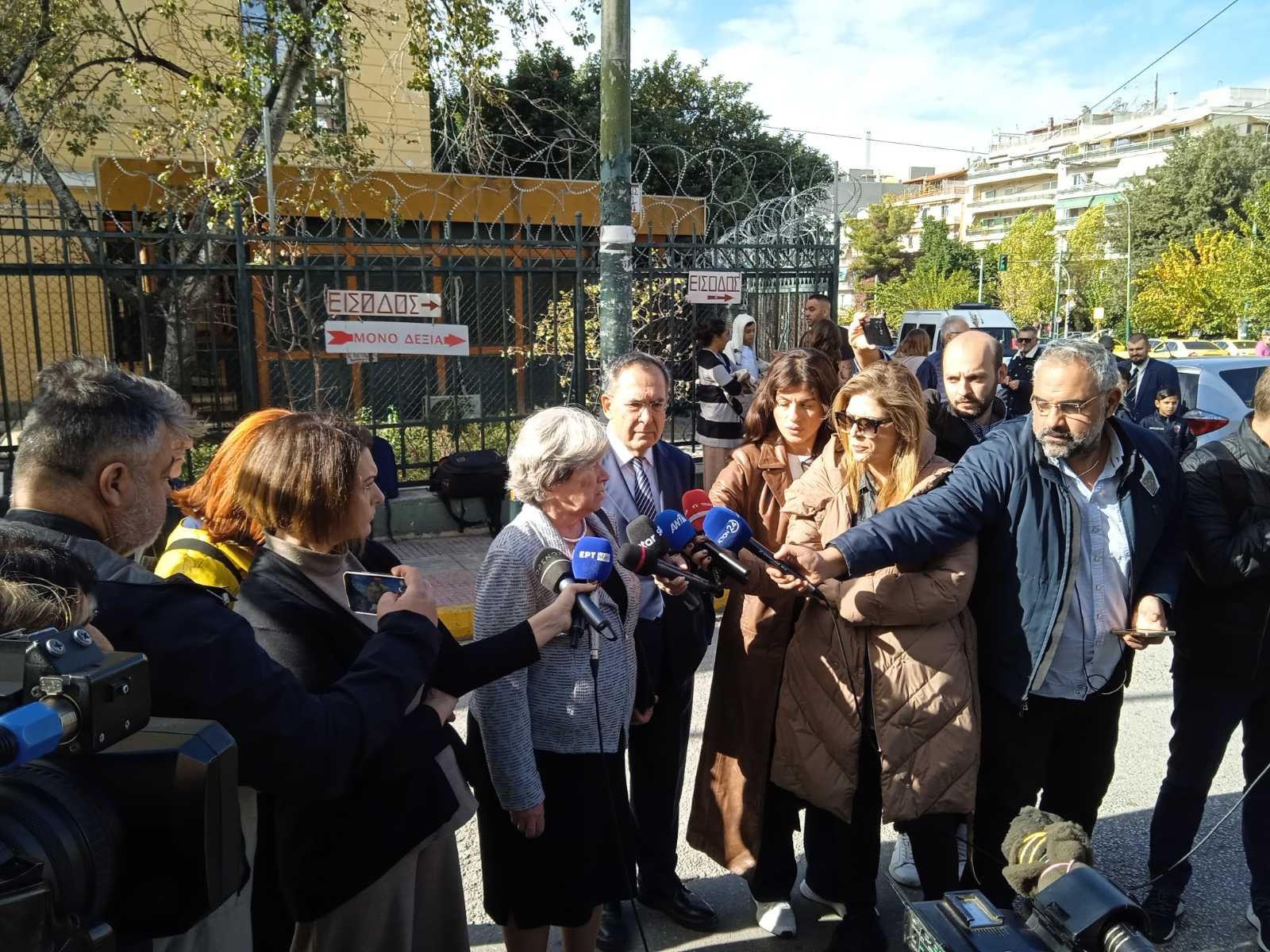 Κατάθεση μήνυσης της Αθηνάς Λινού για τις συκοφαντικές επιθέσεις του Παύλου Πολάκη 