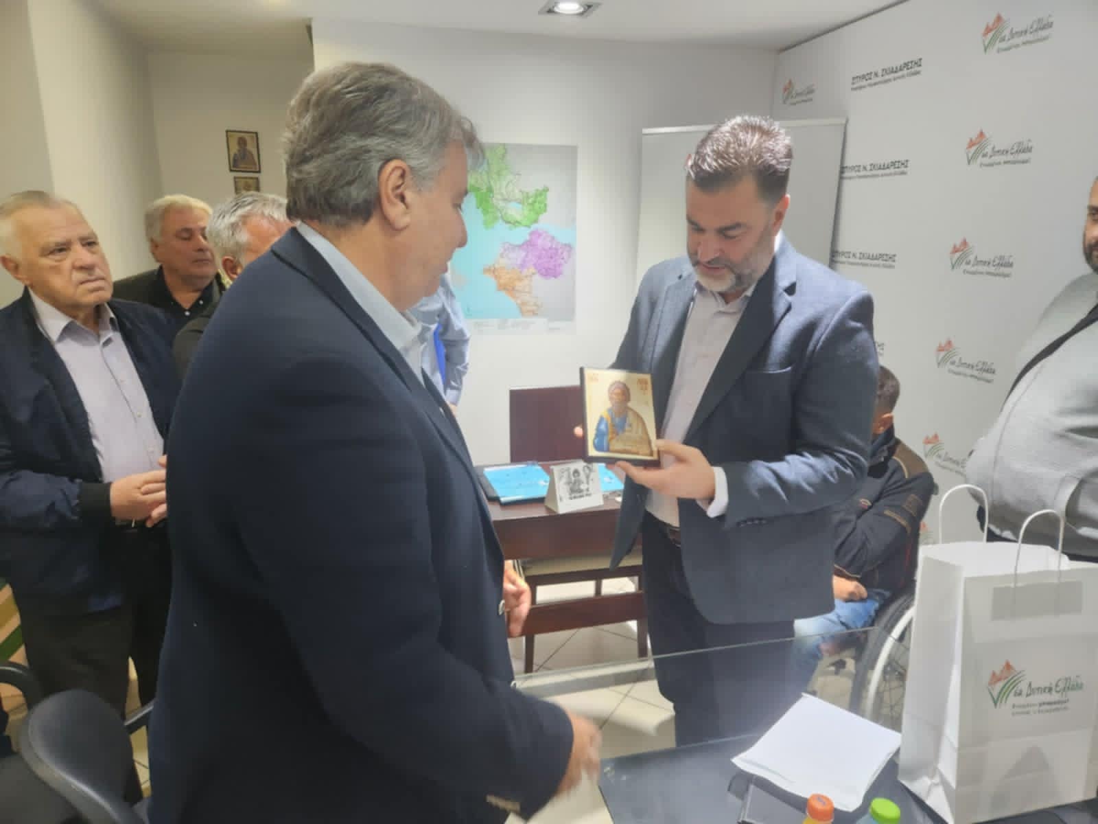 Επίσκεψη του Υποψήφιου Προέδρου του Επιμελητηρίου Αχαΐας Αντώνη Ποταμίτη στα γραφεία της περιφερειακής παράταξης «Νέα Δυτική Ελλάδα»