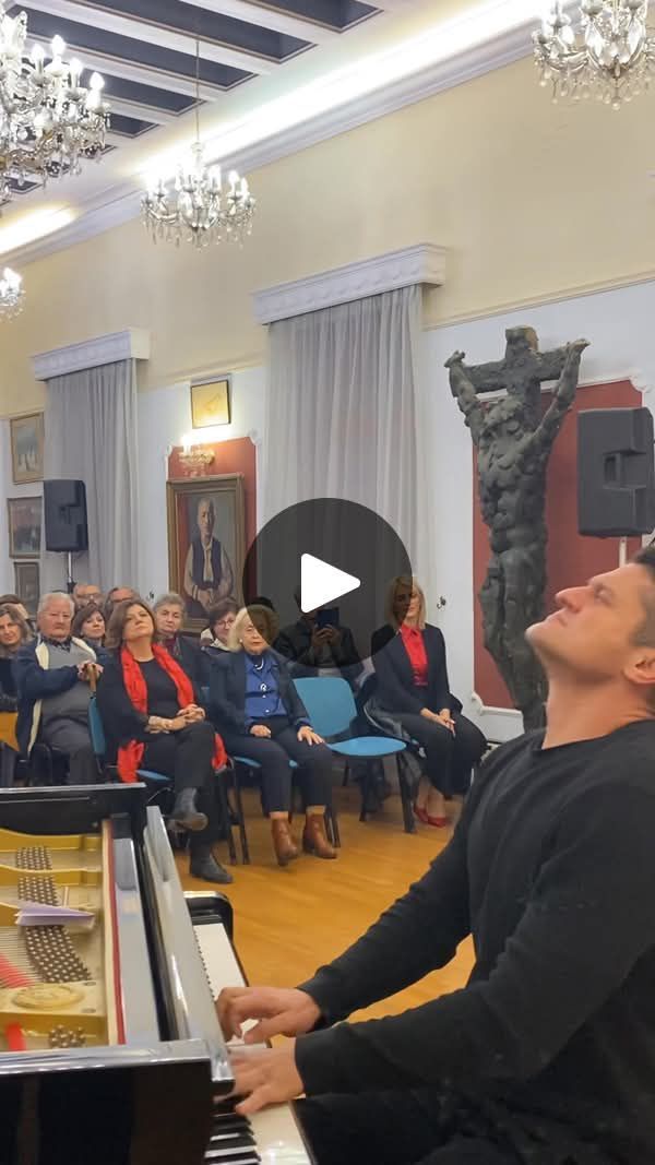 Λάμπρυνε τη Χαλκίδα η βραδιά ποίησης με τον ποιητή και καθηγητή  Χρίστο  Μπελλέ