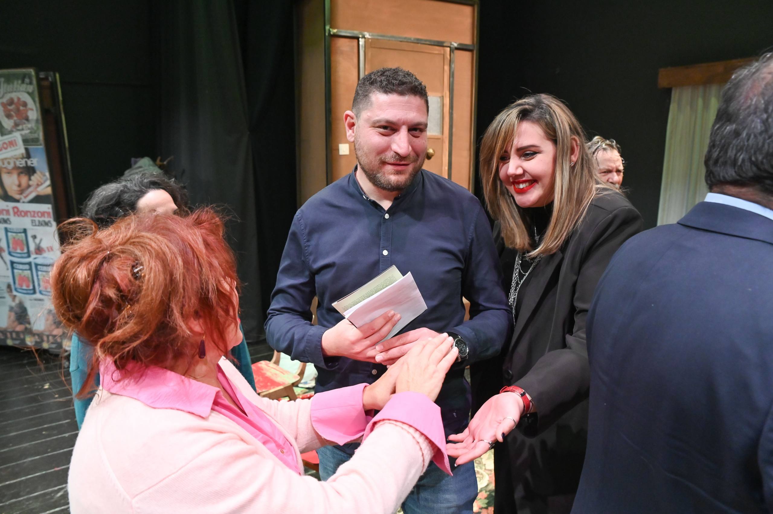 Με επιτυχία πραγματοποιήθηκε η πρεμιέρα του έργου του ΔΗ.ΠΕ.ΘΕ. Πάτρας  Δεν πληρώνομαι! Δεν πληρώνω; Στο θέατρο ΕΠΙΚΕΝΤΡΟ+