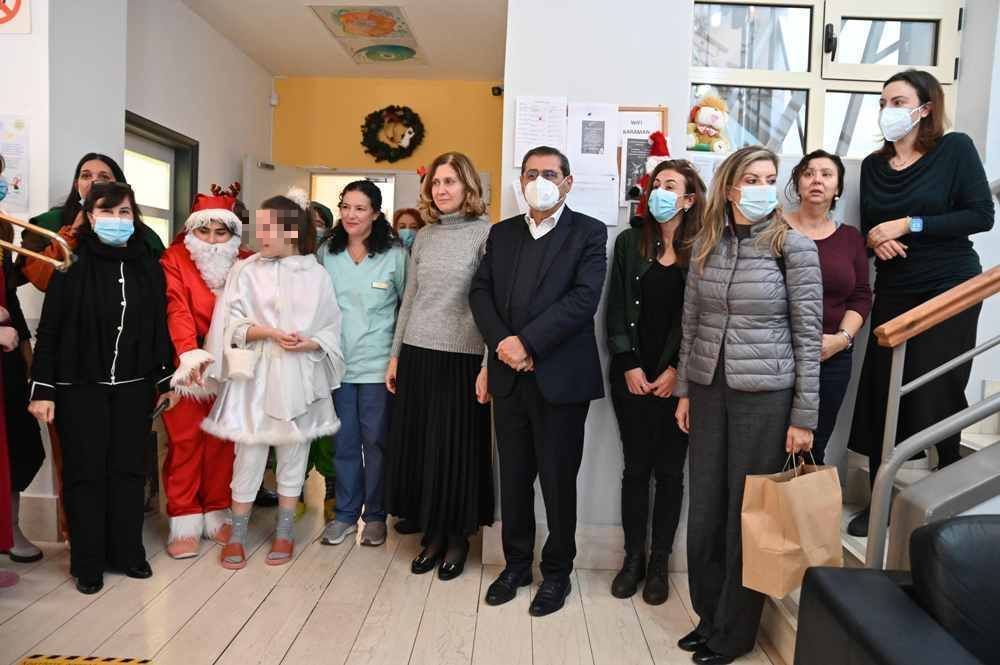 Ο ΔΗΜΑΡΧΟΣ ΠΑΤΡΕΩΝ, ΚΩΣΤΑΣ ΠΕΛΕΤΙΔΗΣ, ΣΤΑ ΙΔΡΥΜΑΤΑ ΚΑΙ ΣΤΟ ΚΑΡΑΜΑΝΔΑΝΕΙΟ ΓΙΑ ΑΝΤΑΛΛΑΓΗ ΕΥΧΩΝ