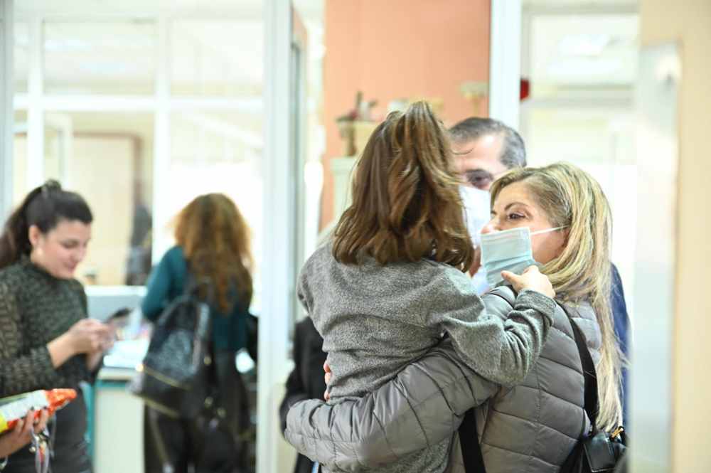 Ο ΔΗΜΑΡΧΟΣ ΠΑΤΡΕΩΝ, ΚΩΣΤΑΣ ΠΕΛΕΤΙΔΗΣ, ΣΤΑ ΙΔΡΥΜΑΤΑ ΚΑΙ ΣΤΟ ΚΑΡΑΜΑΝΔΑΝΕΙΟ ΓΙΑ ΑΝΤΑΛΛΑΓΗ ΕΥΧΩΝ