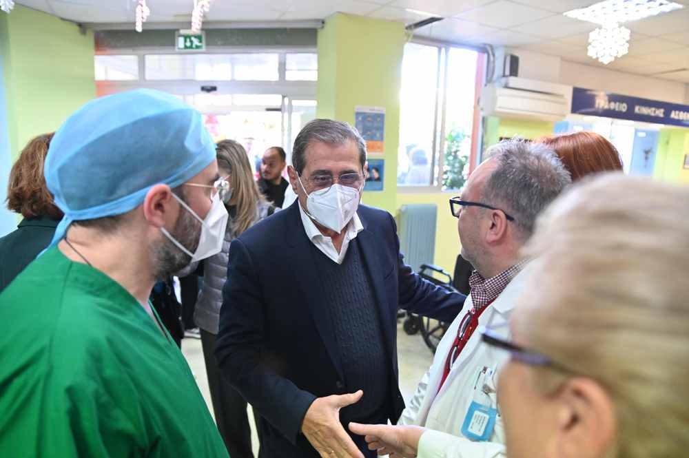 Ο ΔΗΜΑΡΧΟΣ ΠΑΤΡΕΩΝ, ΚΩΣΤΑΣ ΠΕΛΕΤΙΔΗΣ, ΣΤΑ ΙΔΡΥΜΑΤΑ ΚΑΙ ΣΤΟ ΚΑΡΑΜΑΝΔΑΝΕΙΟ ΓΙΑ ΑΝΤΑΛΛΑΓΗ ΕΥΧΩΝ