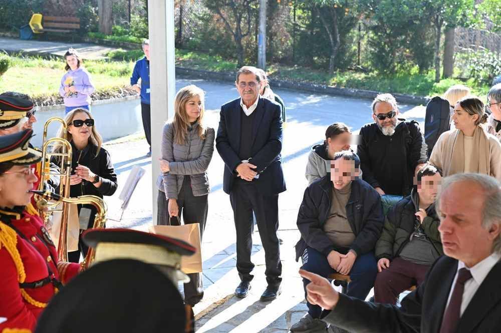 Ο ΔΗΜΑΡΧΟΣ ΠΑΤΡΕΩΝ, ΚΩΣΤΑΣ ΠΕΛΕΤΙΔΗΣ, ΣΤΑ ΙΔΡΥΜΑΤΑ ΚΑΙ ΣΤΟ ΚΑΡΑΜΑΝΔΑΝΕΙΟ ΓΙΑ ΑΝΤΑΛΛΑΓΗ ΕΥΧΩΝ