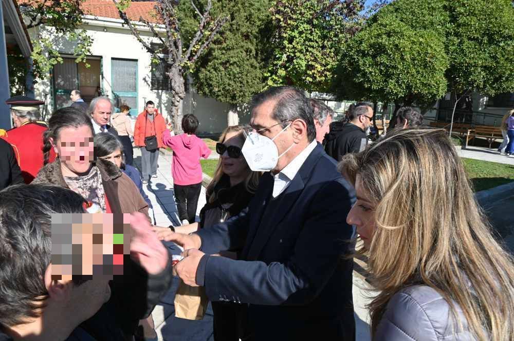 Ο ΔΗΜΑΡΧΟΣ ΠΑΤΡΕΩΝ, ΚΩΣΤΑΣ ΠΕΛΕΤΙΔΗΣ, ΣΤΑ ΙΔΡΥΜΑΤΑ ΚΑΙ ΣΤΟ ΚΑΡΑΜΑΝΔΑΝΕΙΟ ΓΙΑ ΑΝΤΑΛΛΑΓΗ ΕΥΧΩΝ
