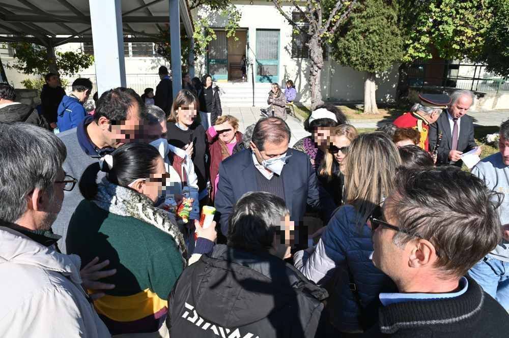 Ο ΔΗΜΑΡΧΟΣ ΠΑΤΡΕΩΝ, ΚΩΣΤΑΣ ΠΕΛΕΤΙΔΗΣ, ΣΤΑ ΙΔΡΥΜΑΤΑ ΚΑΙ ΣΤΟ ΚΑΡΑΜΑΝΔΑΝΕΙΟ ΓΙΑ ΑΝΤΑΛΛΑΓΗ ΕΥΧΩΝ