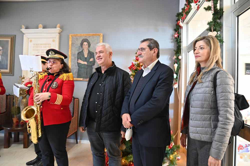 Ο ΔΗΜΑΡΧΟΣ ΠΑΤΡΕΩΝ, ΚΩΣΤΑΣ ΠΕΛΕΤΙΔΗΣ, ΣΤΑ ΙΔΡΥΜΑΤΑ ΚΑΙ ΣΤΟ ΚΑΡΑΜΑΝΔΑΝΕΙΟ ΓΙΑ ΑΝΤΑΛΛΑΓΗ ΕΥΧΩΝ