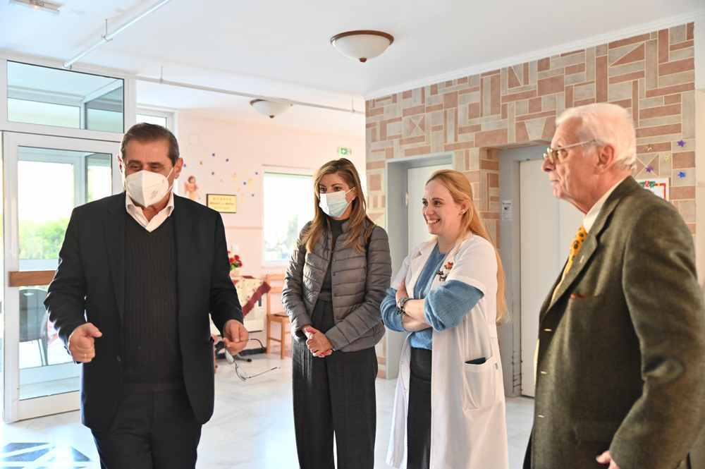 Ο ΔΗΜΑΡΧΟΣ ΠΑΤΡΕΩΝ, ΚΩΣΤΑΣ ΠΕΛΕΤΙΔΗΣ, ΣΤΑ ΙΔΡΥΜΑΤΑ ΚΑΙ ΣΤΟ ΚΑΡΑΜΑΝΔΑΝΕΙΟ ΓΙΑ ΑΝΤΑΛΛΑΓΗ ΕΥΧΩΝ