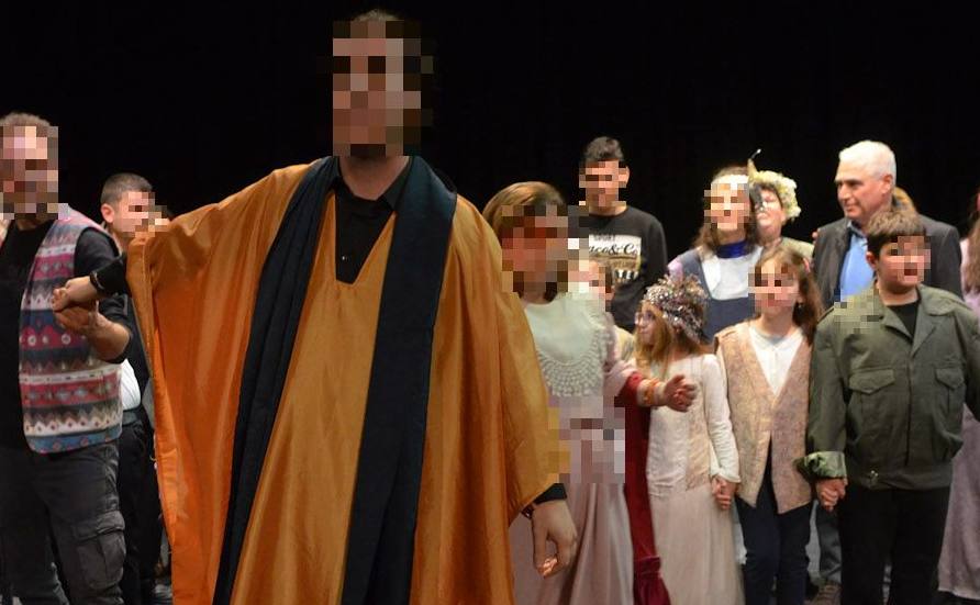Πραγματοποιήθηκε με επιτυχία η Χριστουγεννιάτικη Γιορτή  των παιδιών του ΚΔΑΠ ΑΜΕΑ ΚΟΜΑΙΘΩ του Δήμου Πατρέων