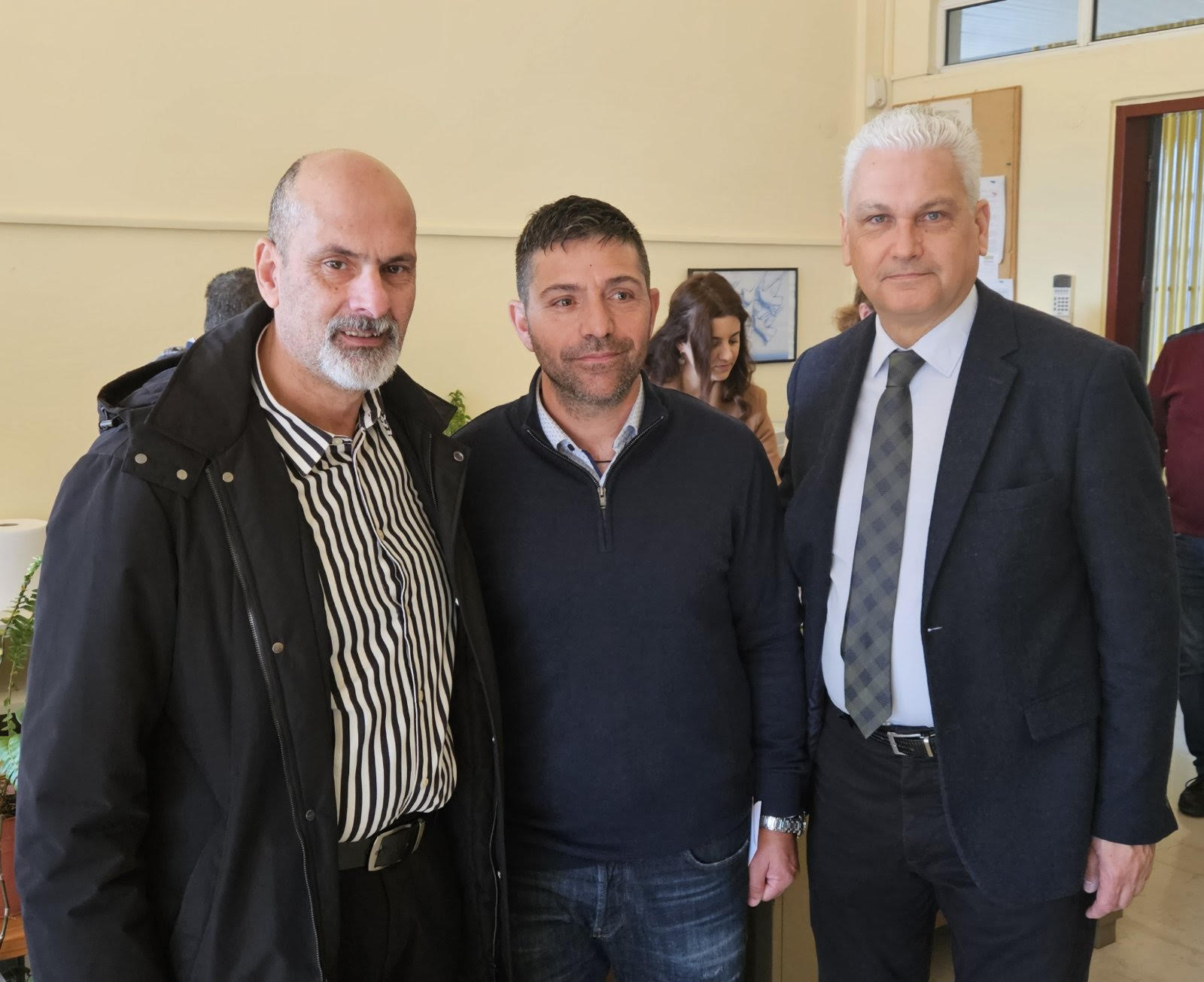 Παράδοση “Αυτόματου Εξωτερικού Απινιδωτή” στη Δ.Κ. Λουσικών από την Περιφέρεια  Δυτικής Ελλάδας.