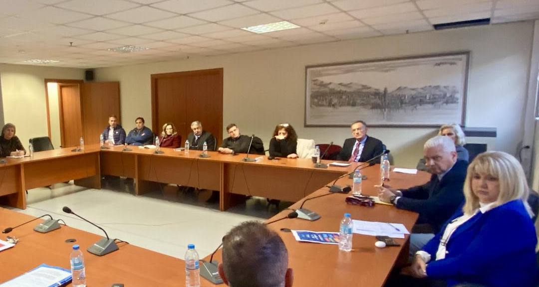 Σύσκεψη φορέων υπό τον Αντιπεριφερειάρχη Π.Ε Αχαΐας, Φωκίωνα Ζαΐμη για το Πατρινό Καρναβάλι 2025