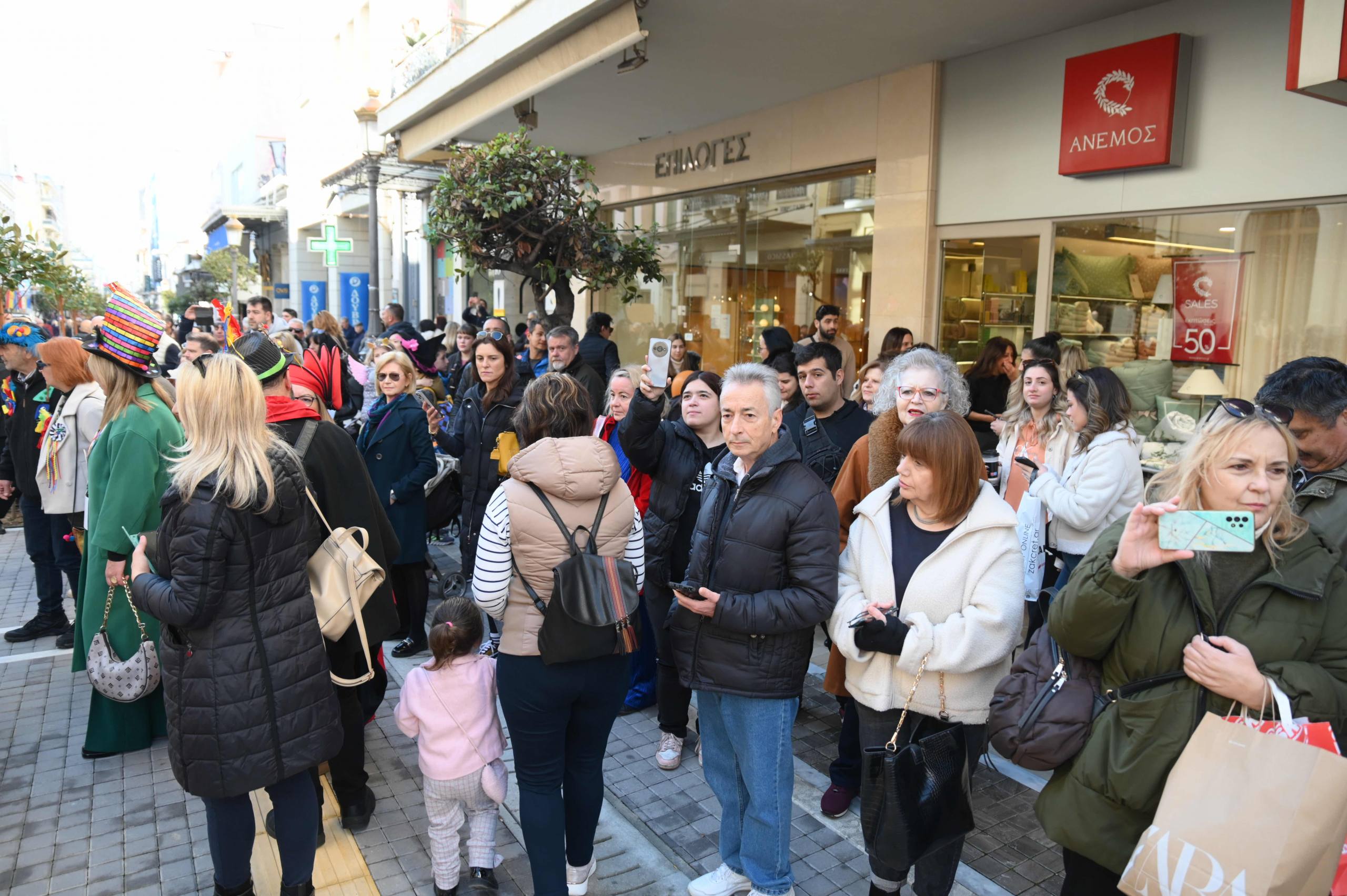 Έγινε Ντόρος στο κέντρο της καρναβαλικής Πάτρας (ΦΩΤΟ)