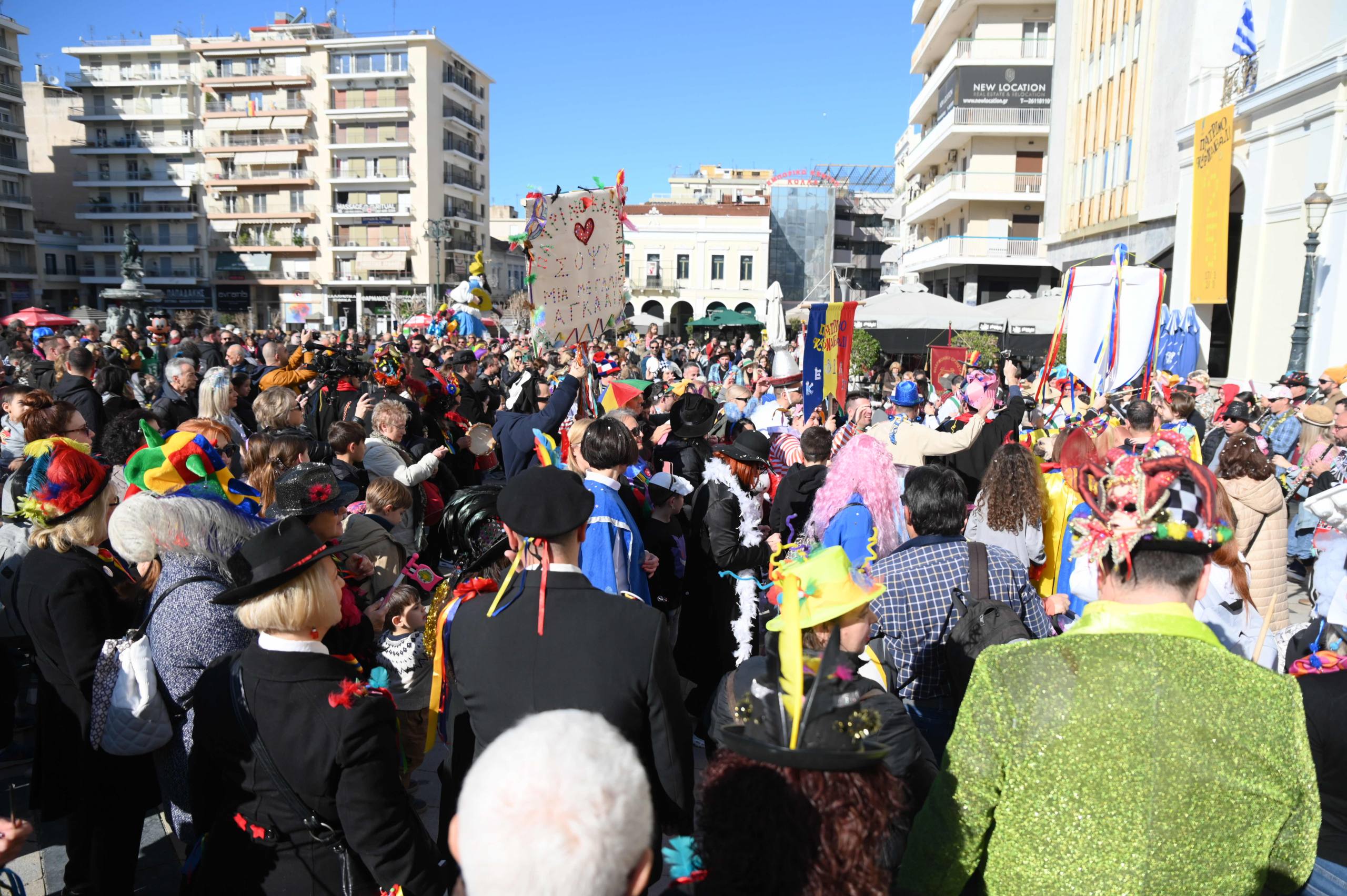 Έγινε Ντόρος στο κέντρο της καρναβαλικής Πάτρας (ΦΩΤΟ)