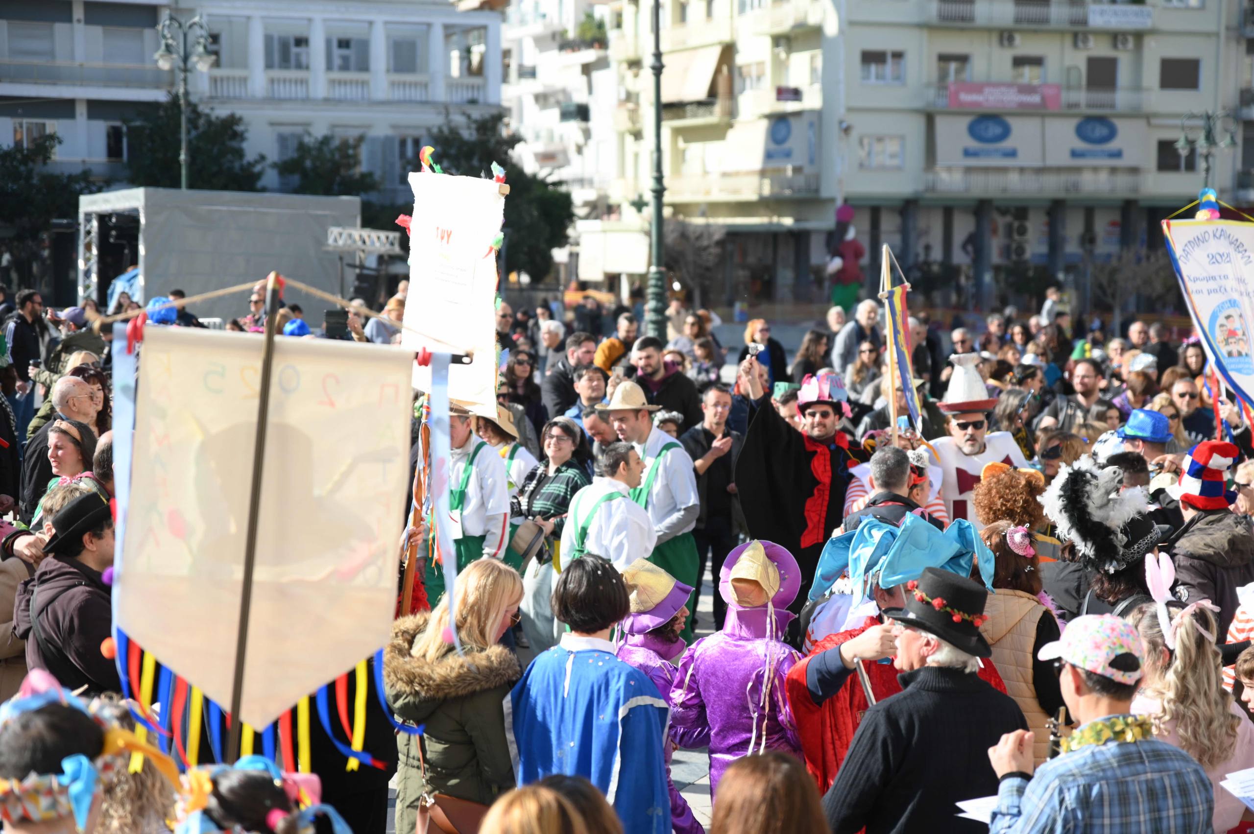 Έγινε Ντόρος στο κέντρο της καρναβαλικής Πάτρας (ΦΩΤΟ)