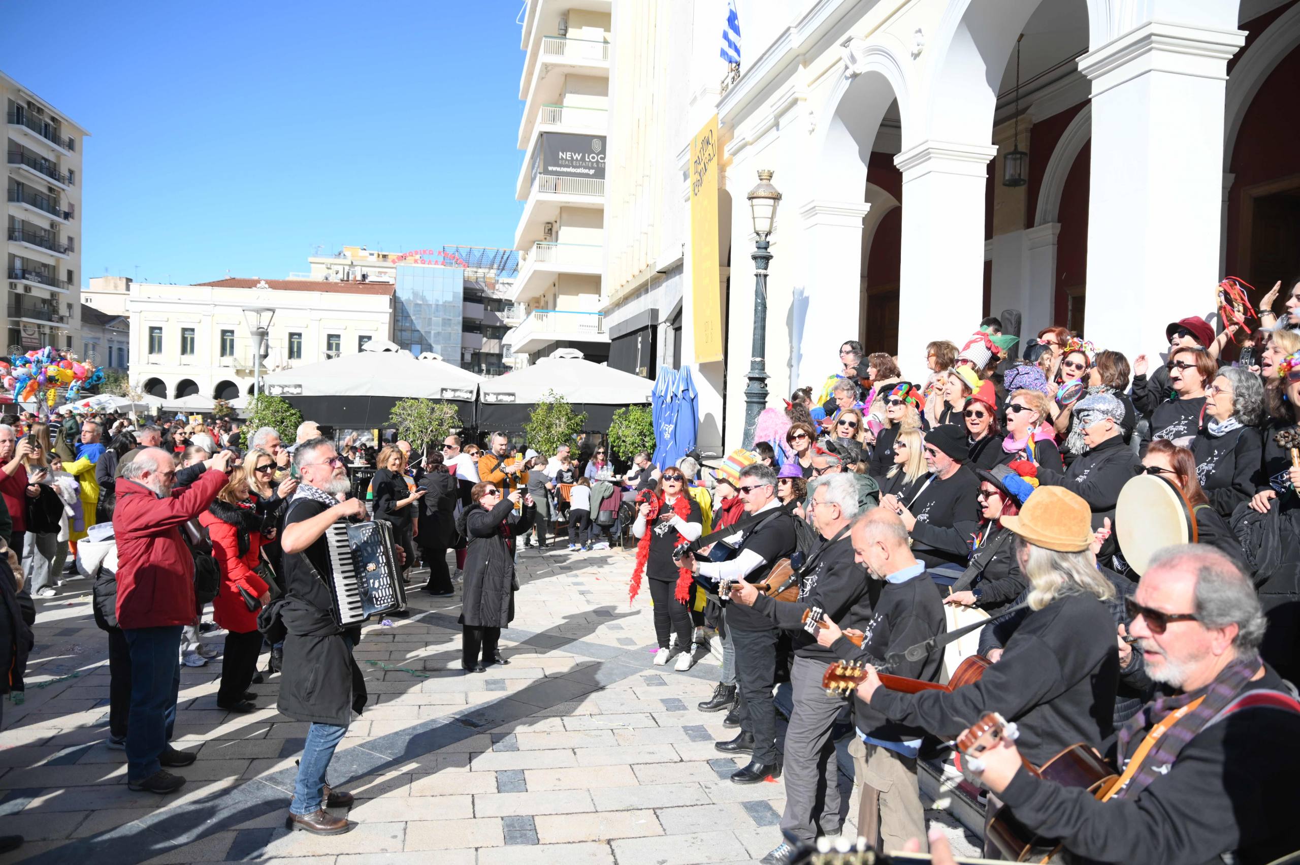 Έγινε Ντόρος στο κέντρο της καρναβαλικής Πάτρας (ΦΩΤΟ)