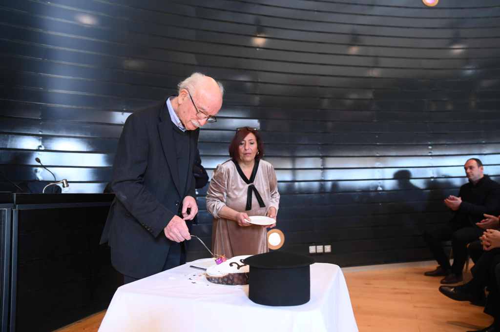 Πάτρα: Αντιδήμαρχοι και Δημοτικοί Σύμβουλοι σε εκδηλώσεις κοπής πρωτοχρονιάτικης πίτας