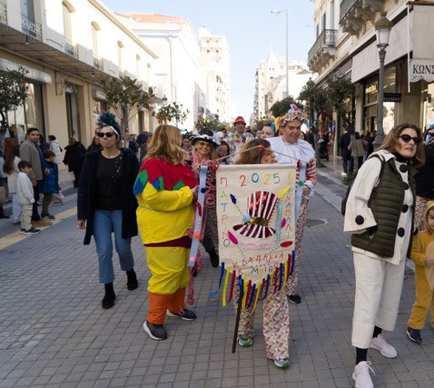 Έγινε Ντόρος στο κέντρο της καρναβαλικής Πάτρας