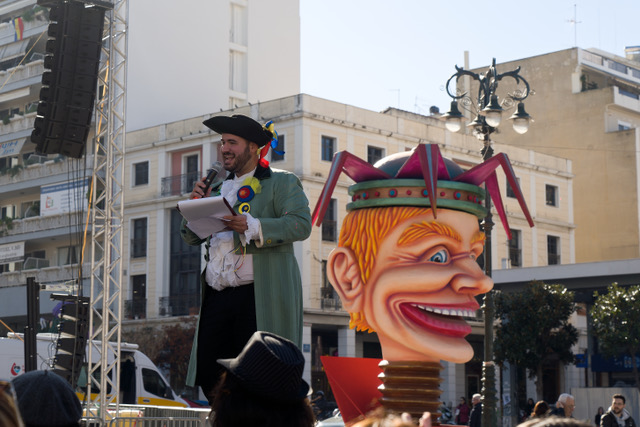 Έγινε Ντόρος στο κέντρο της καρναβαλικής Πάτρας
