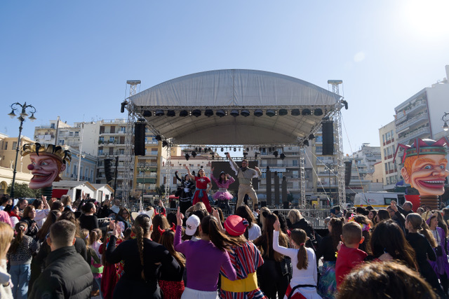 Έγινε Ντόρος στο κέντρο της καρναβαλικής Πάτρας