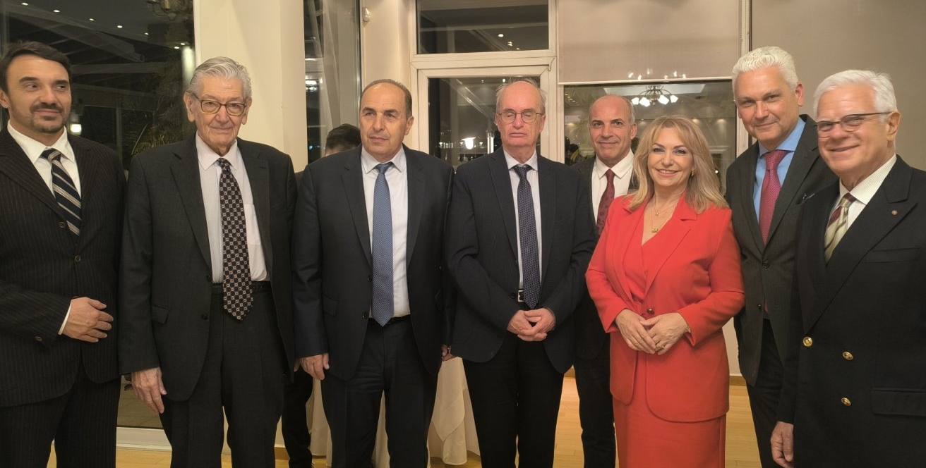 Πλήθος κόσμου και εξέχουσες προσωπικότητες στην κοπή πίτας των ΙΝΑΔΕ και ΠΑΣΕΒΙΠΕ