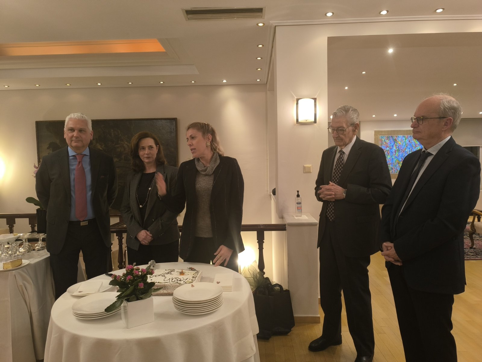 Πλήθος κόσμου και εξέχουσες προσωπικότητες στην κοπή πίτας των  ΙΝΑΔΕ και ΠΑΣΕΒΙΠΕ