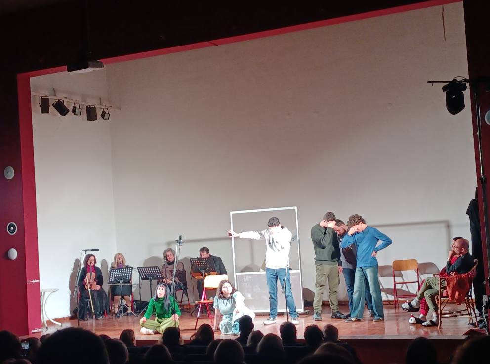 Με εξαιρετική επιτυχία η παράσταση «Το Αυγό & ο Τοίχος» από το Θεατρικό Εργαστήρι ενηλίκων της Πολυφωνικής