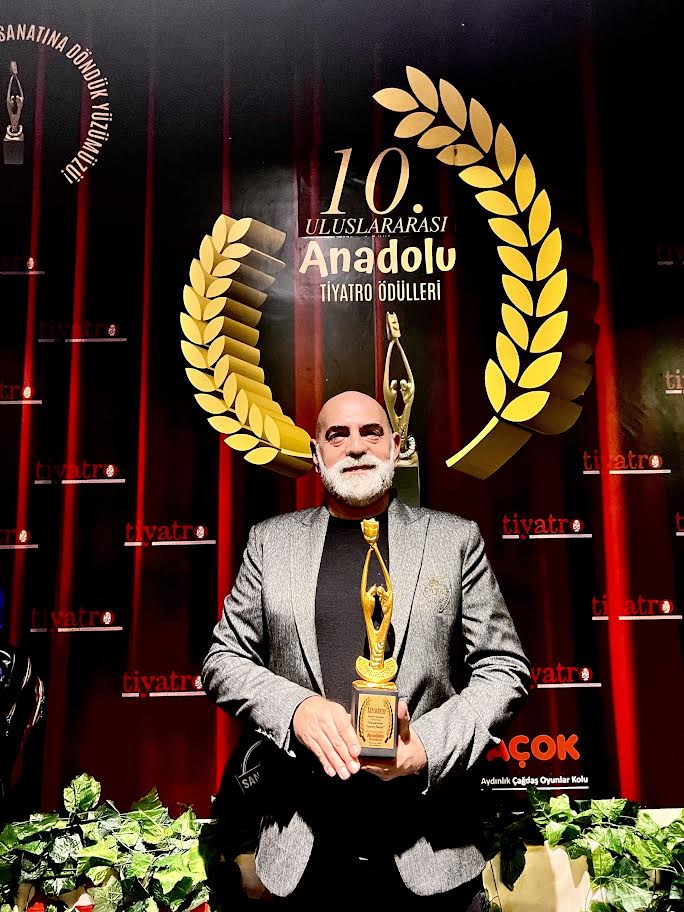 Με το «International Foreign Director Of The Year Award» βραβεύτηκε ο Δημήτρης Καρατζιάς στην Κωνσταντινούπολη